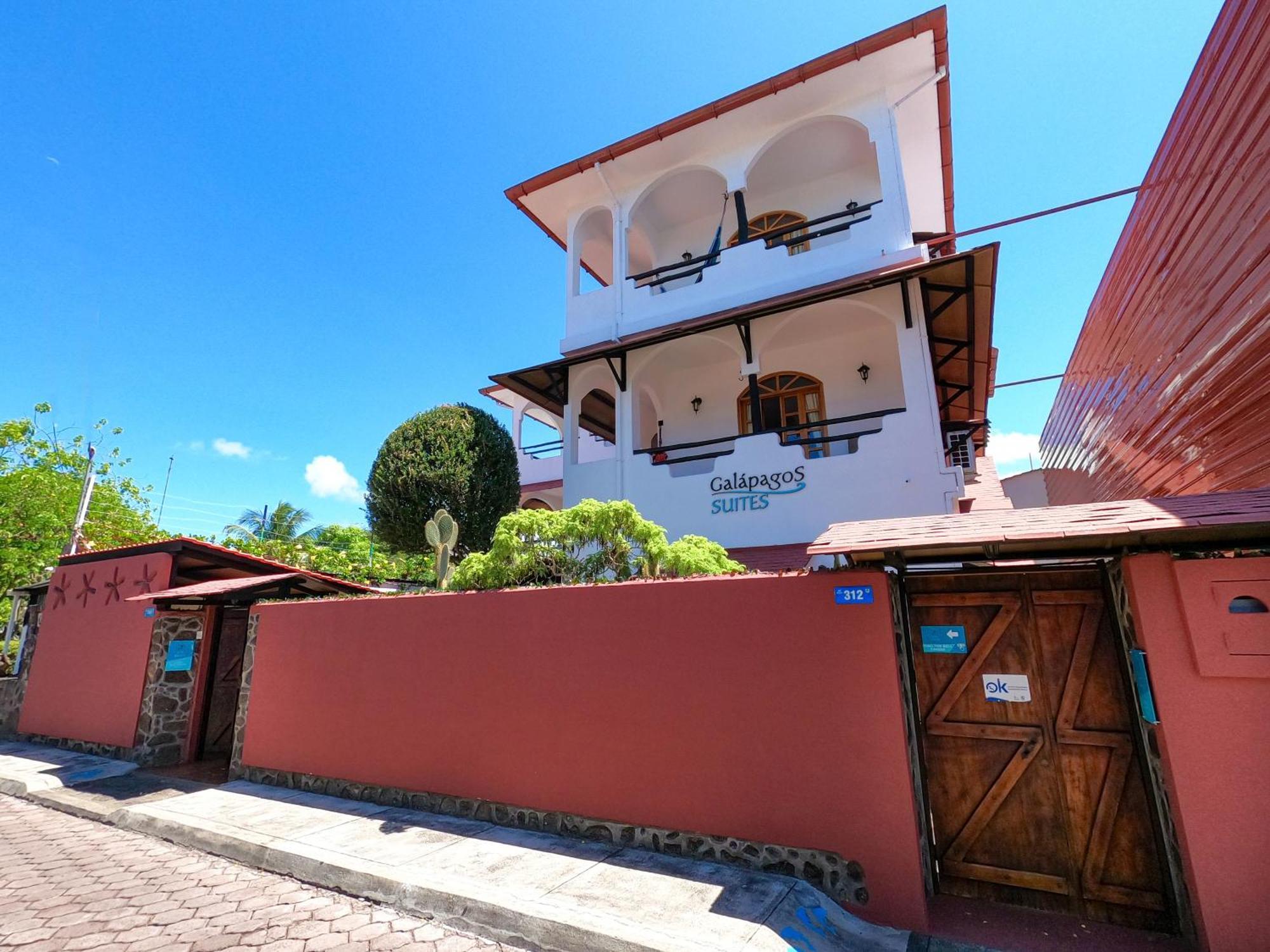 Hotel Galapagos Suites B&B Puerto Ayora  Exterior photo